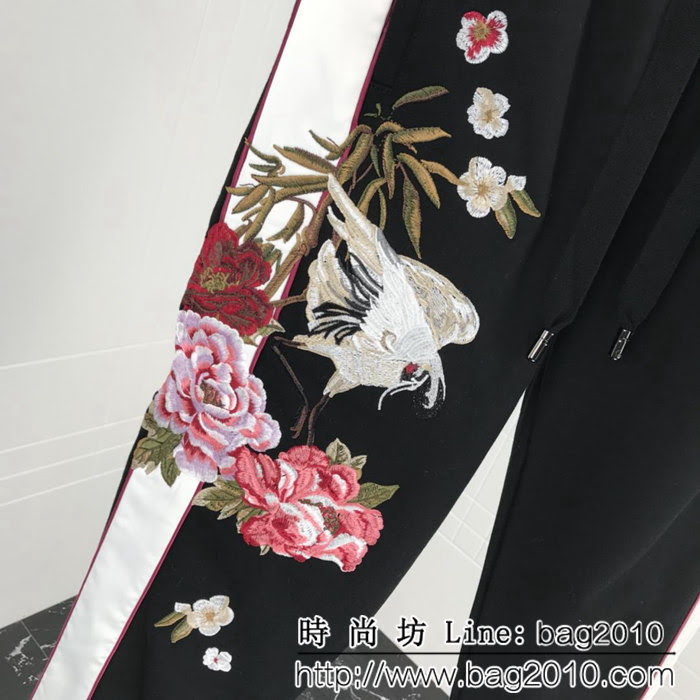 DＧ杜嘉班納 2018FW秋冬走秀款 海報主打款 仙鶴櫻花花卉刺繡 運動套裝 情侶款 ydi1014